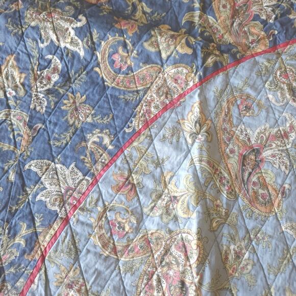 Williams Sonoma Quilted Reversible Round Tablecloth Paisley Stripe French 70" - Picture 6 of 11